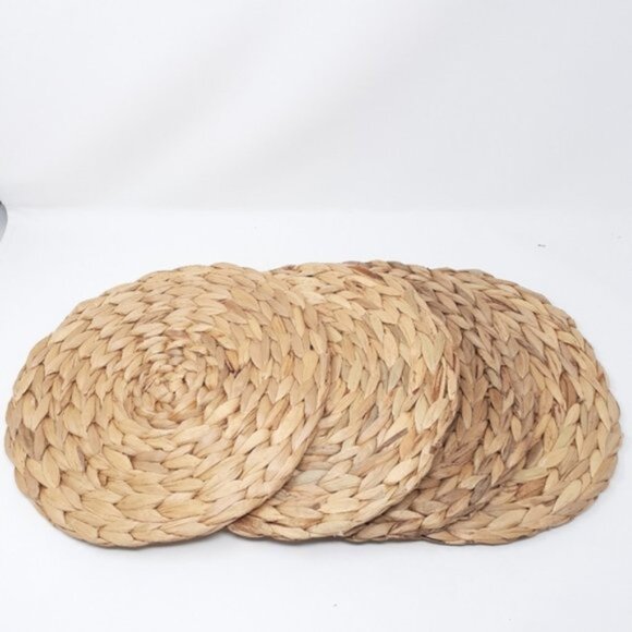 Natural Hyacinth Woven Placemats | Set of 4 | 13.5" Round | Braided Rattan - Picture 3 of 7